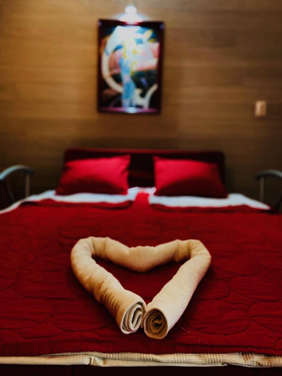 Suitetrails - Skopje VLT Apartments - Modern, private with Self Check in