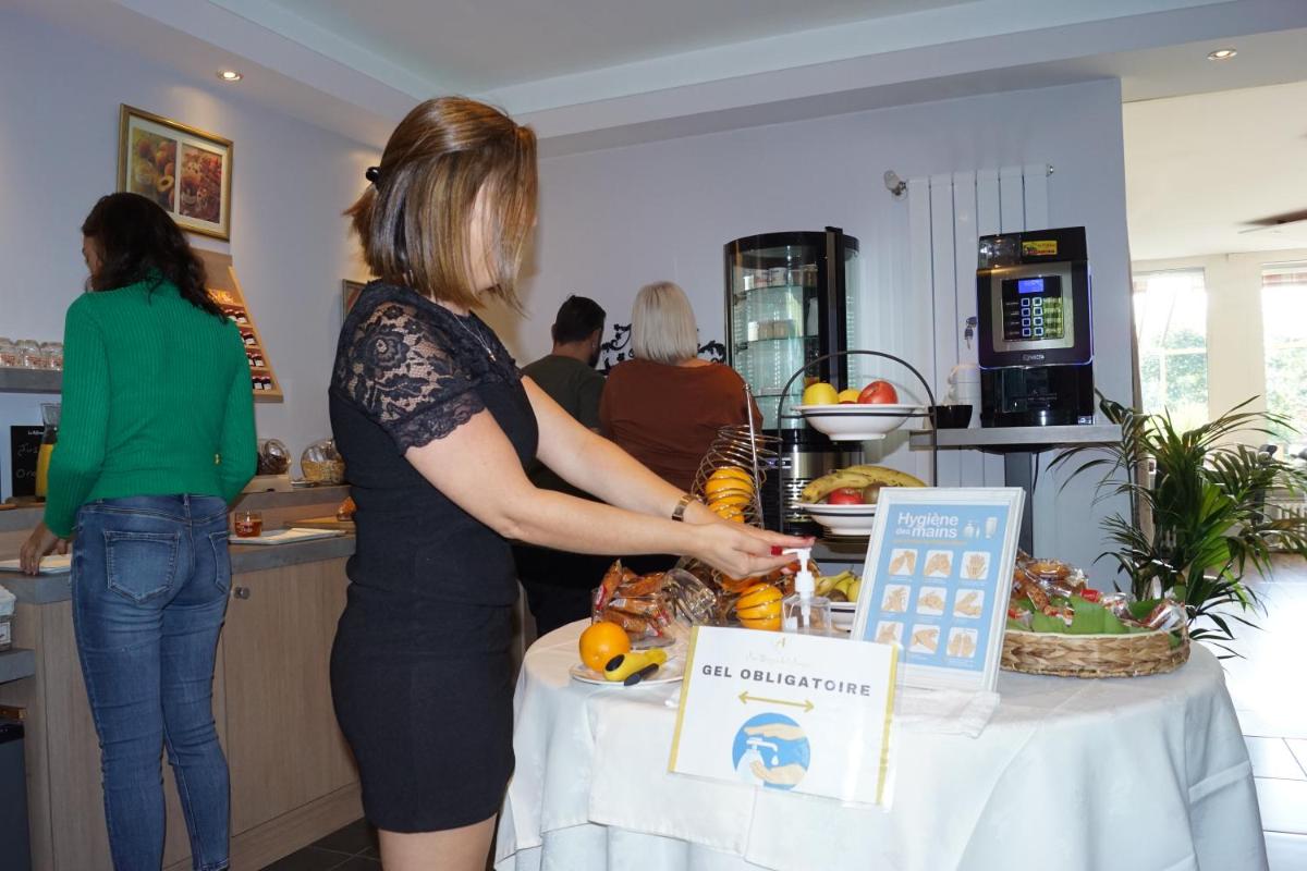 Clients de l'établissement Logis hôtel Aux Berges de l'Aveyron