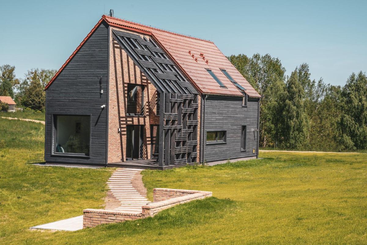 Okno na spokój - Housity