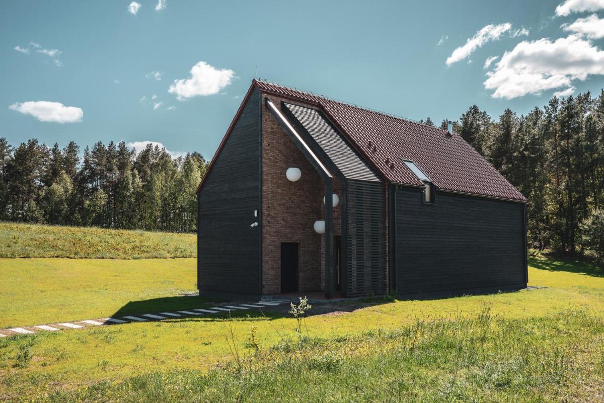 Okno na spokój - Housity