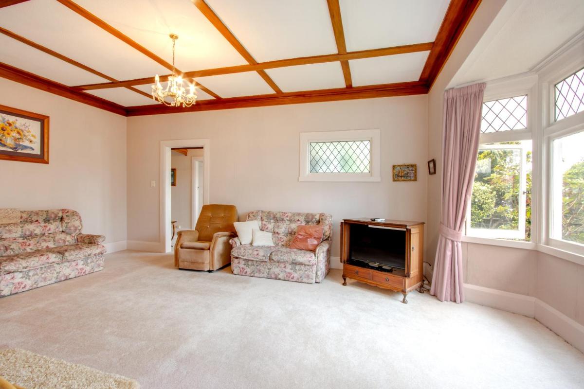 Gran's House - Napier Holiday Home - Housity