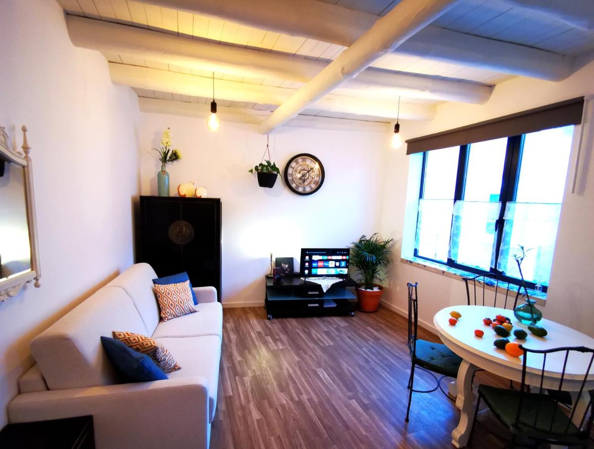 Charming Portuguese style apartment, for rent 