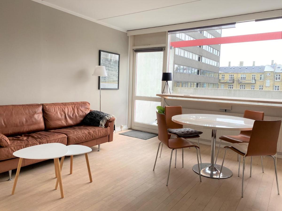 Sanders Platan - Petite One-Bedroom Apartment in Amazing Frederiksberg - Housity