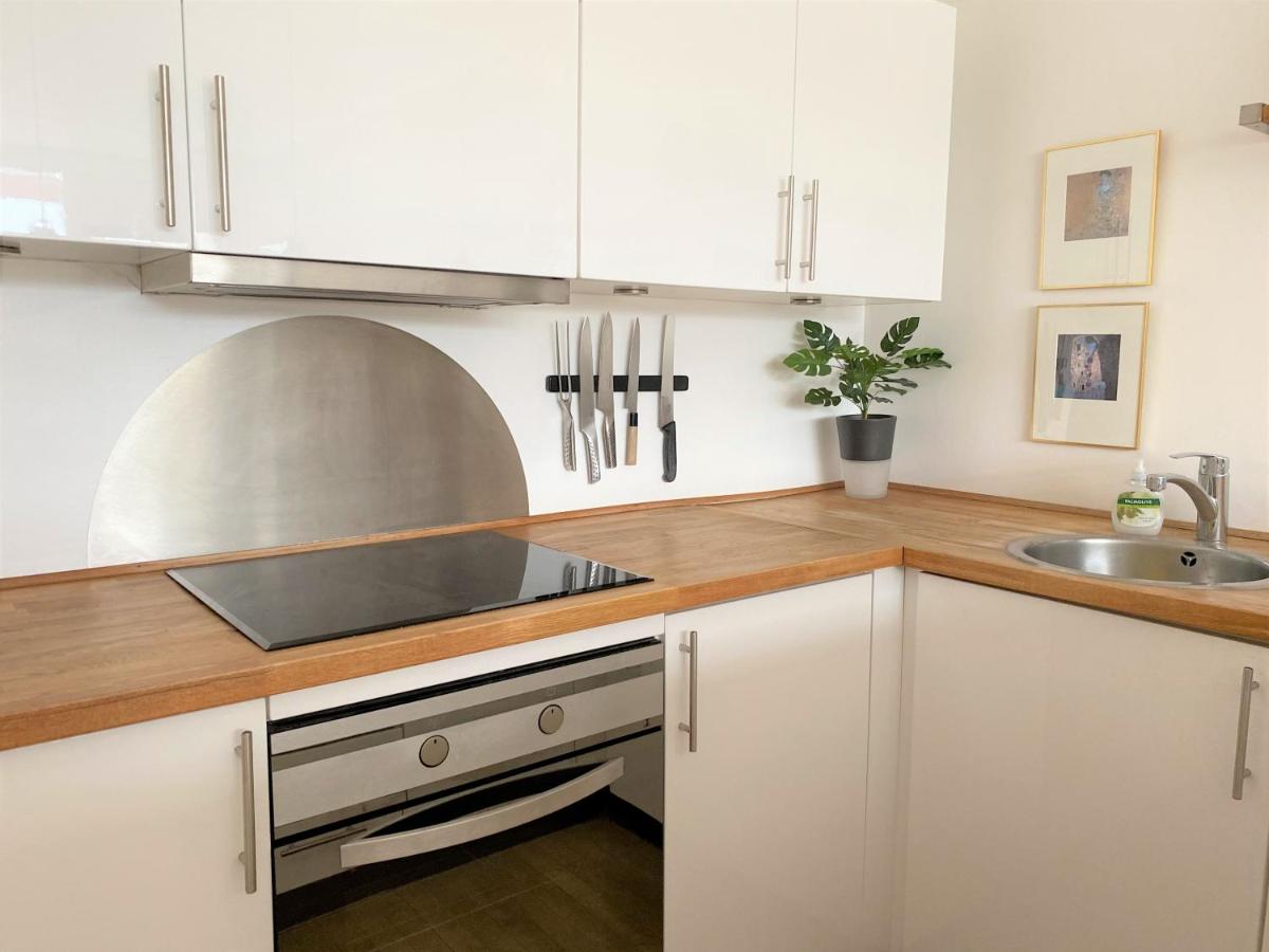 Sanders Platan - Petite One-Bedroom Apartment in Amazing Frederiksberg - Housity