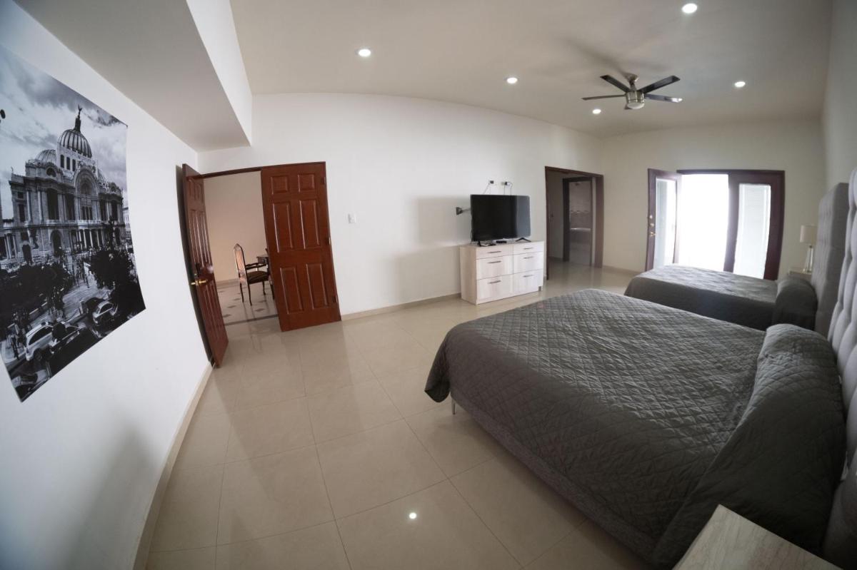 21 Suite with Jacuzzi a shared pool - Housity