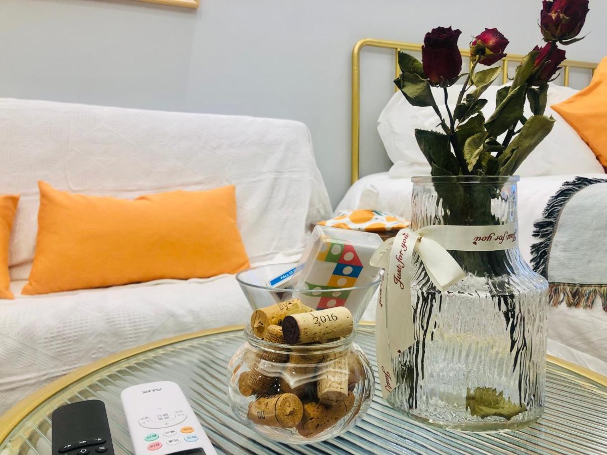 Miss Tangerine's - Petit Delight - Housity