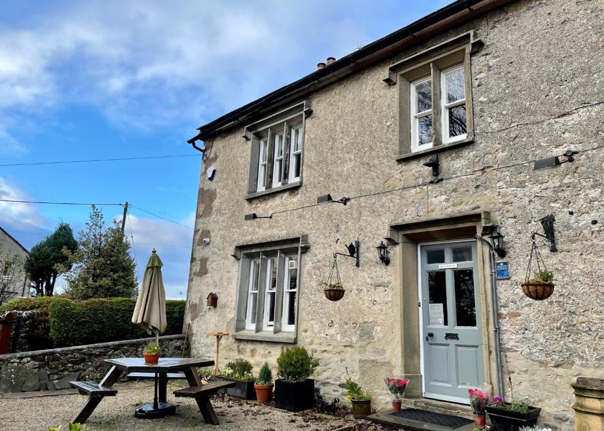 Swallows Nest Bed and Breakfast - Housity