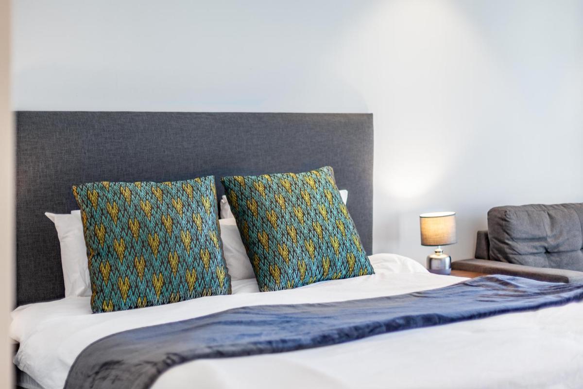 Luxurious 16 on Bree Studio Apartment - Harbour Views - Housity
