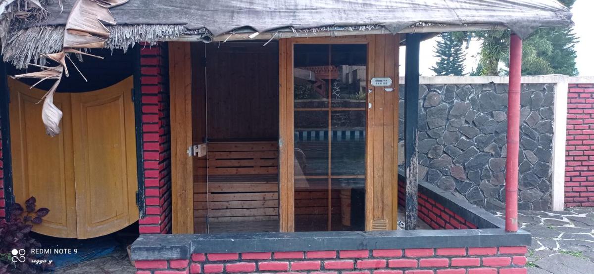 Bungalow kampoengstrawberry ciwidey - Housity