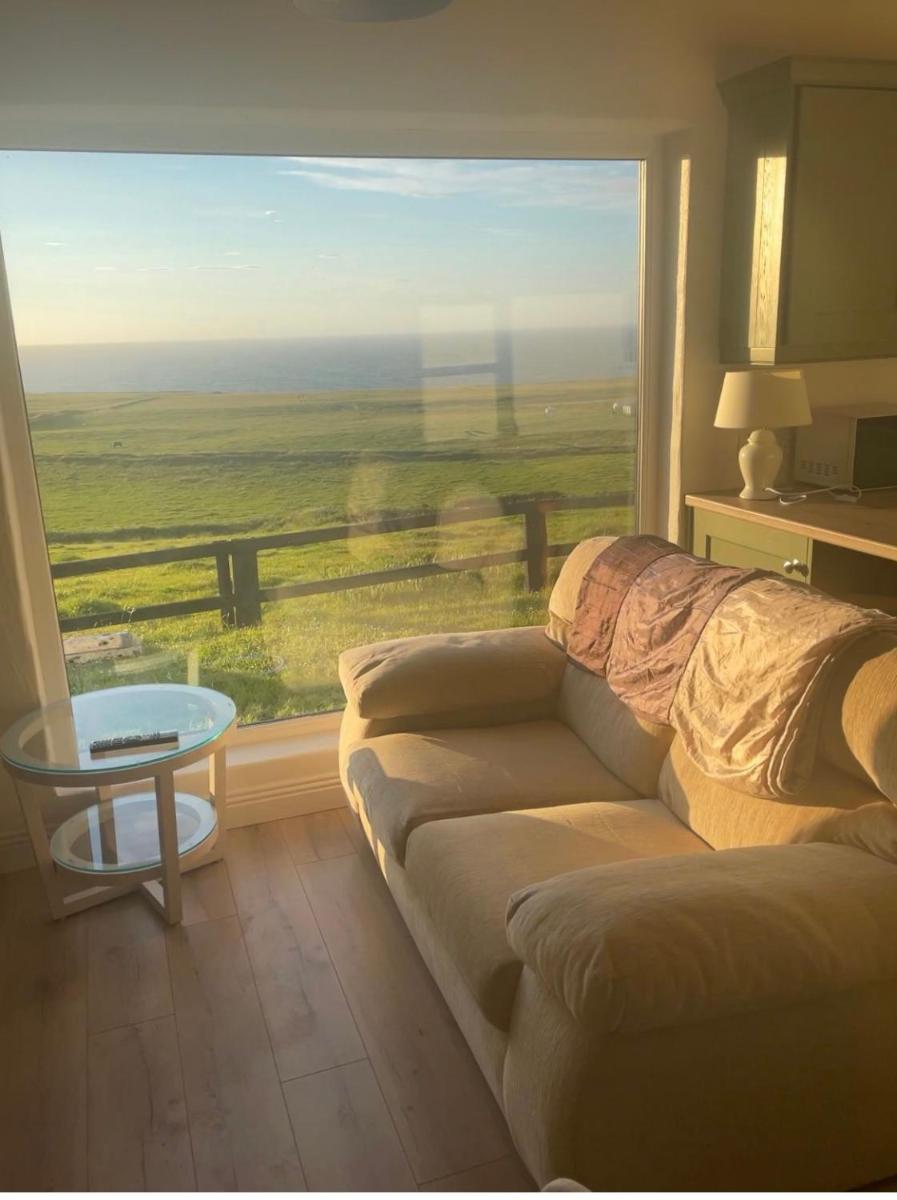 Claureen Cottage - Housity