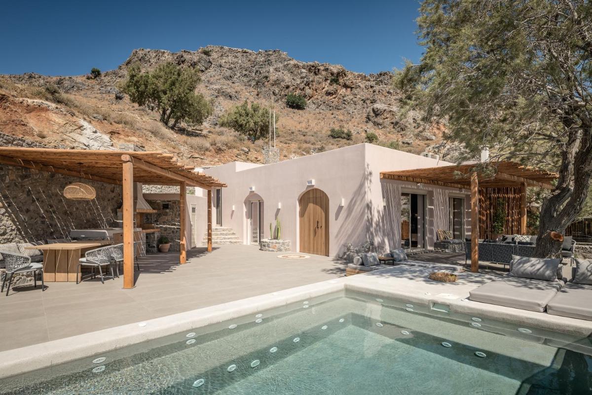 Isla Beach House, a Timeless Retreat, By ThinkVilla - Housity