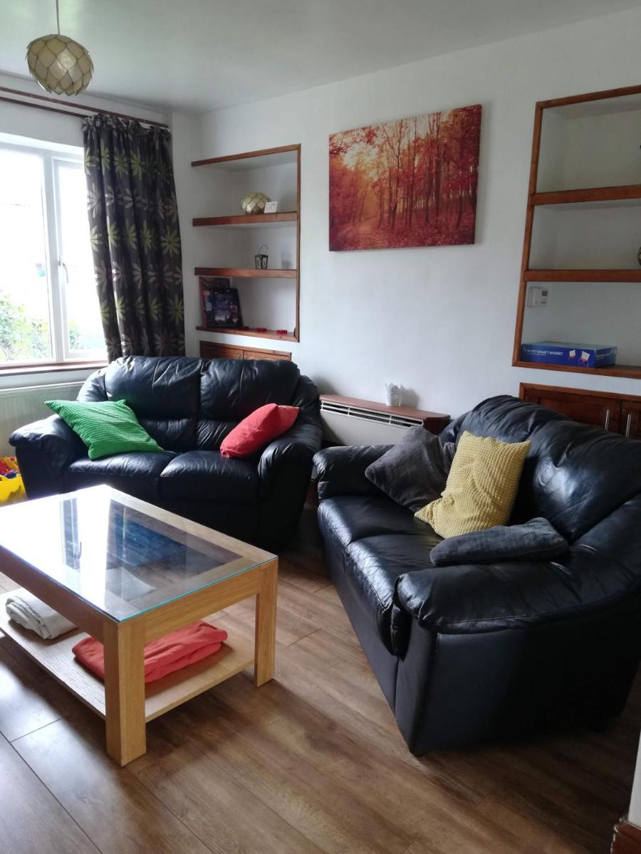 Comfy 3 bed house near Windsor Castle and Legoland - Hizvo