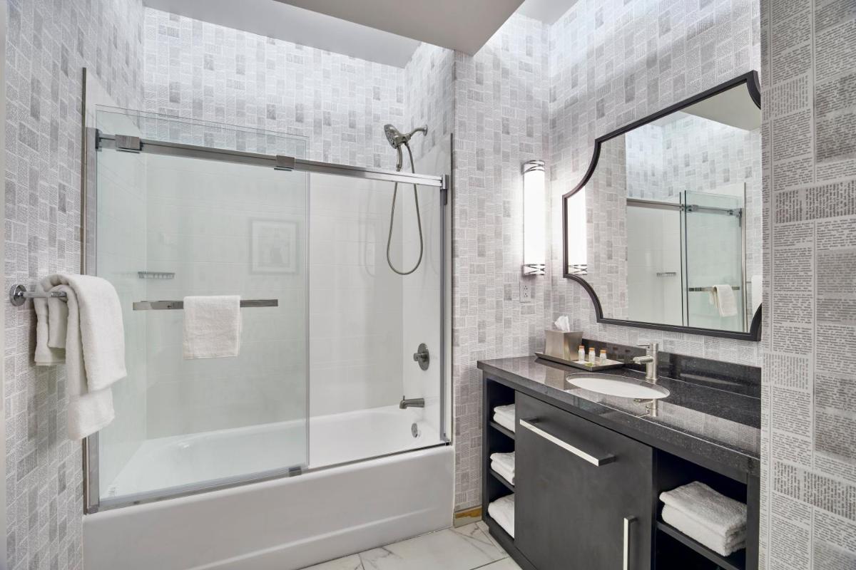 Hotel Indigo Cleveland Downtown, an IHG Hotel - Housity