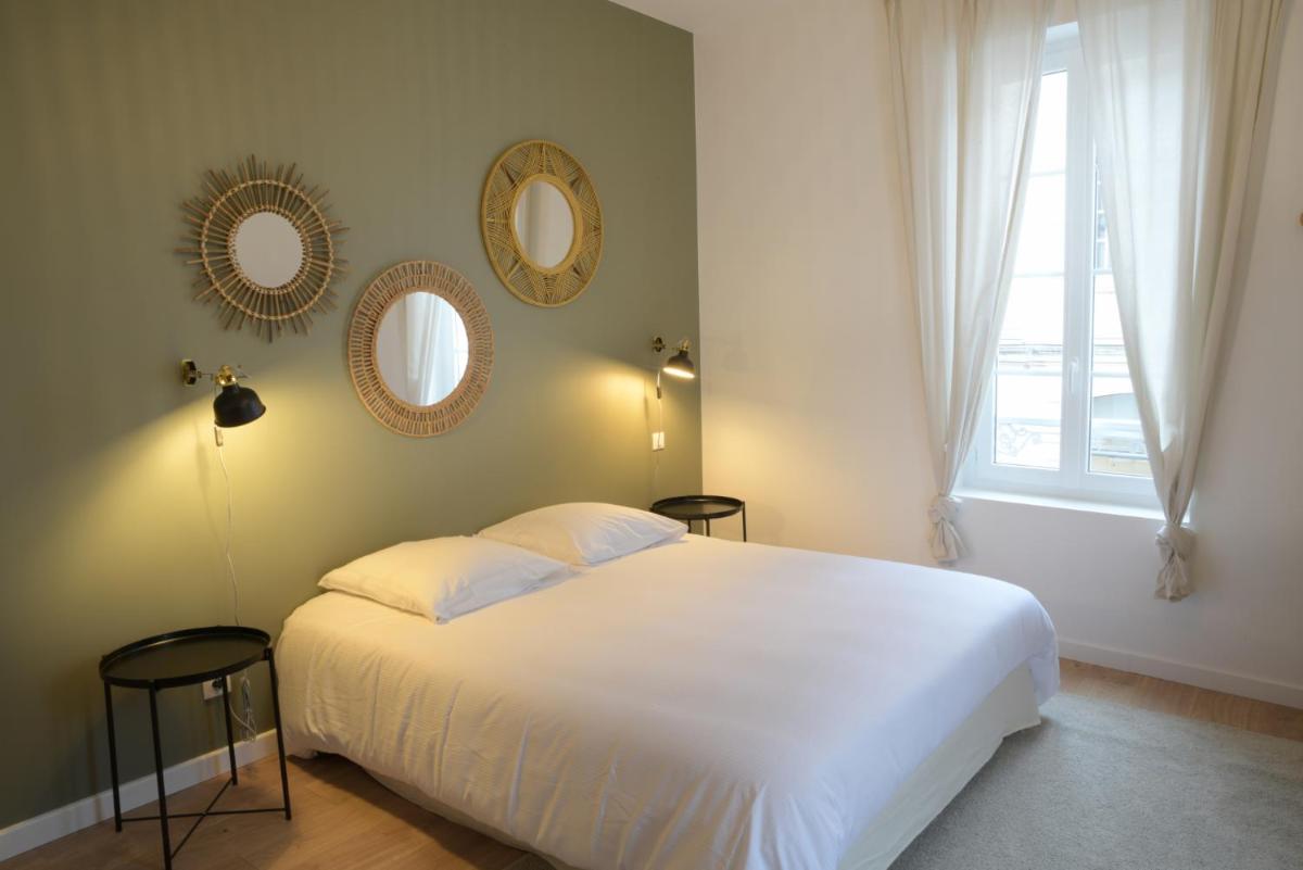 T3 de charme situé en hyper centre avec wifi, linge, draps, savons et serviettes fournis - Housity