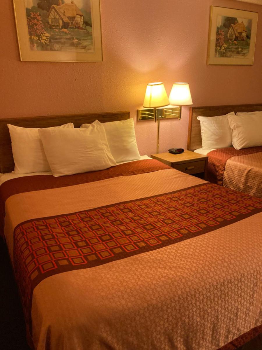 Executive Inn - Housity
