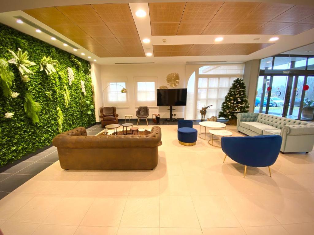 Hotel Camino Real - Housity