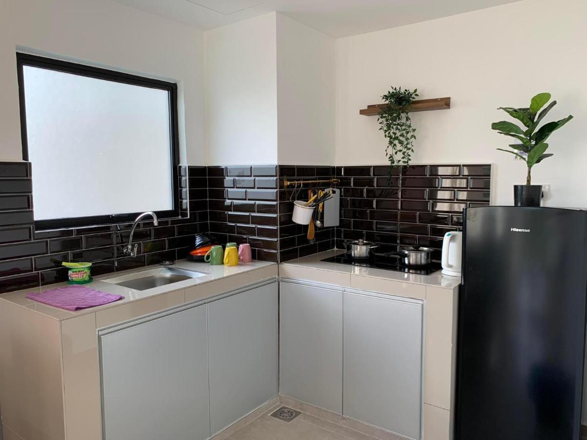 Hidden Gem @ Marina View Villas PD - Housity