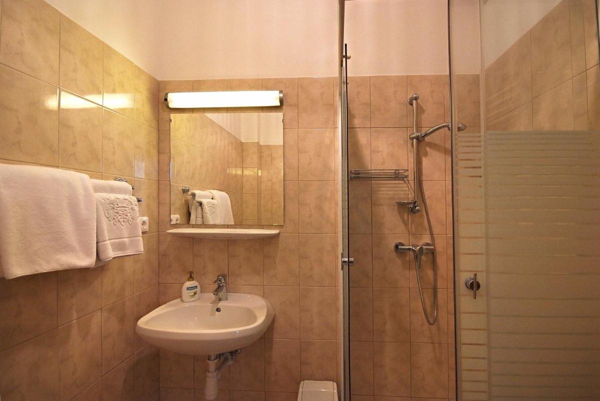 Centrum Apartmanház Pécs - Housity
