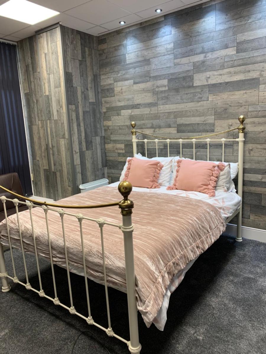 My Perfect Place Rooms & Apartments -Some rooms with Hot Tub- Free Parking - Hizvo