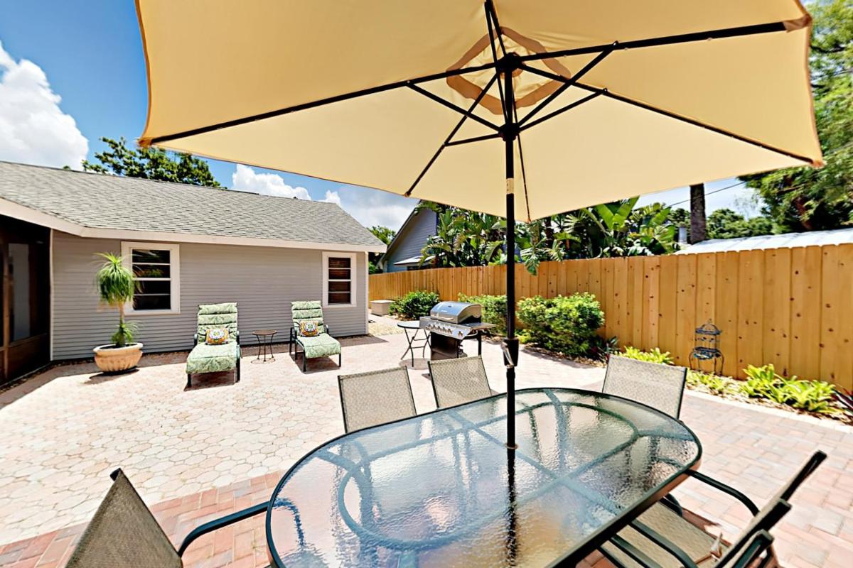 Doplin Paradise - Housity