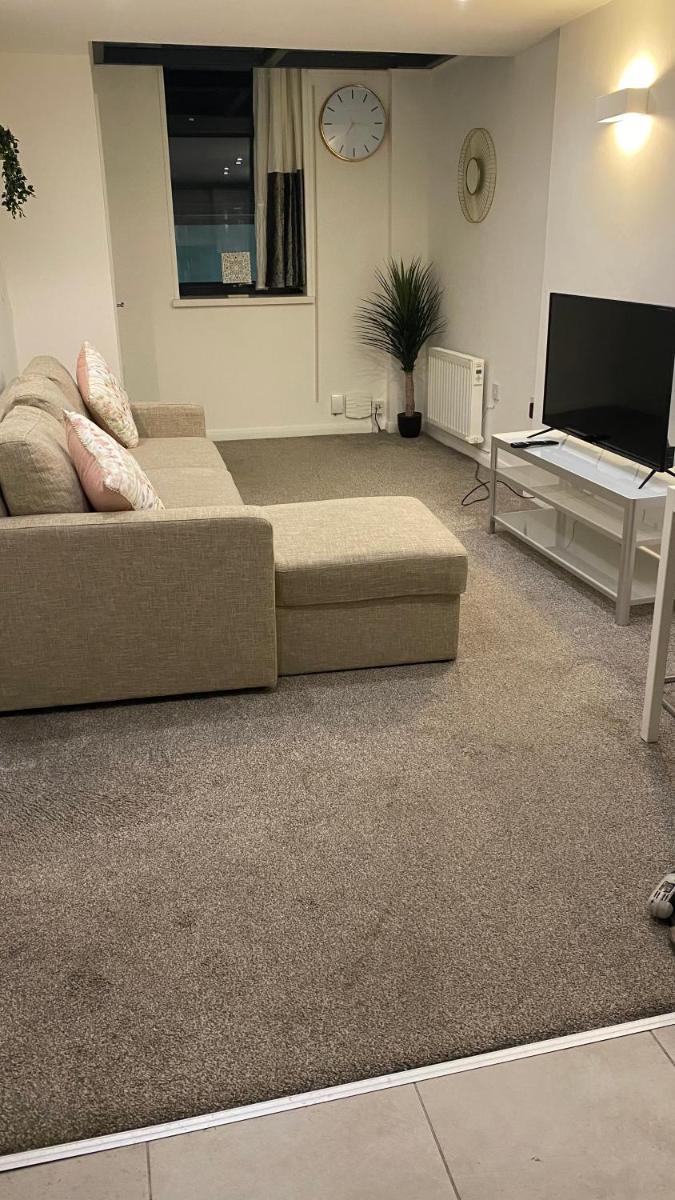 DealHouse F7- Apartments - Housity