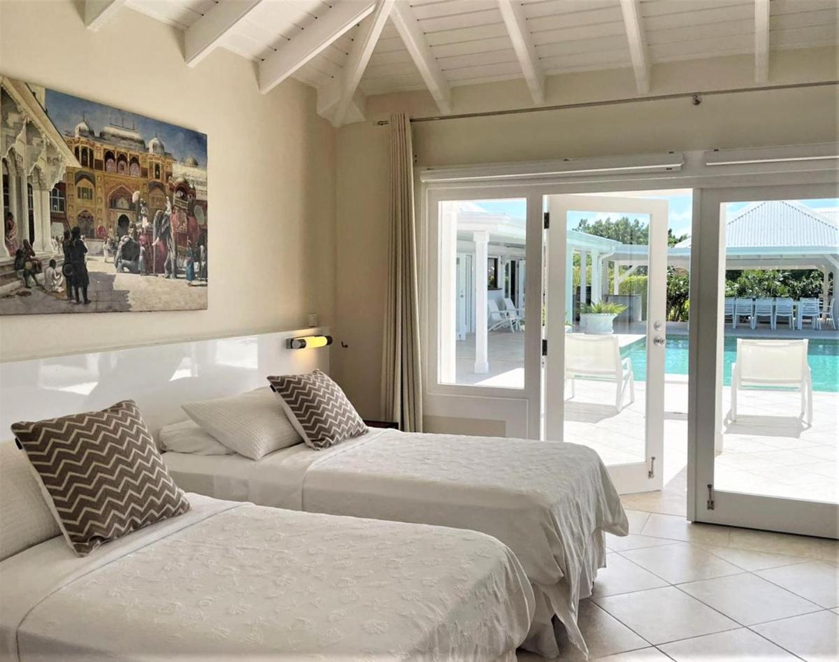 Suitetrails - Luxury 5 bed-rooms Villa at Terres Basses