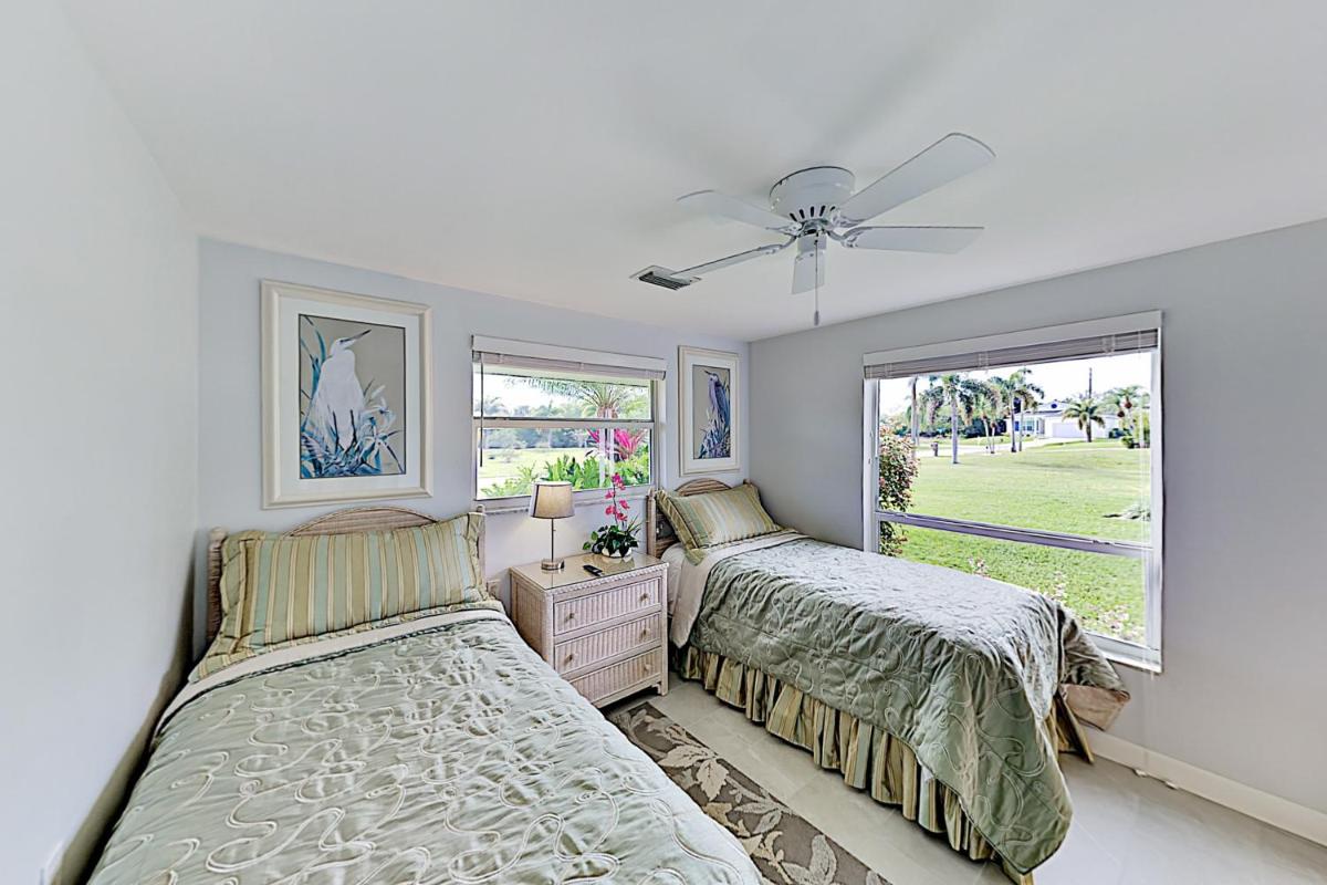 Waterfront Oasis - Housity