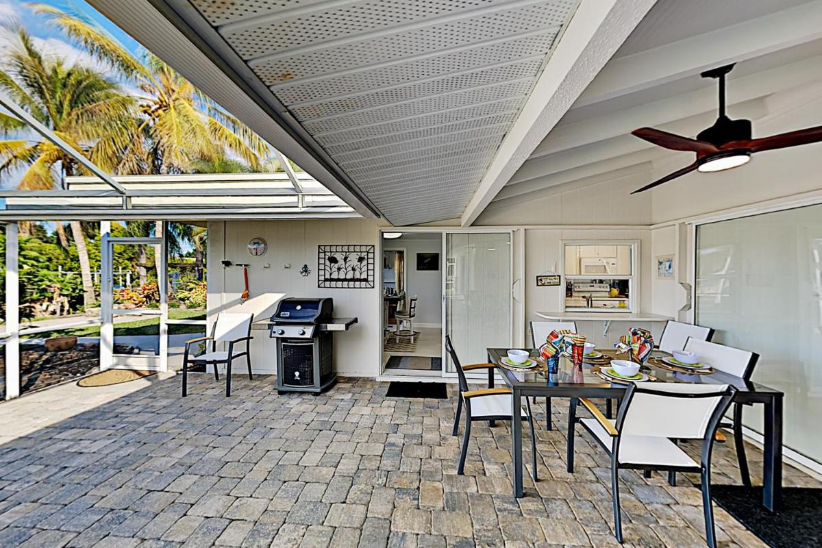 Waterfront Oasis - Housity