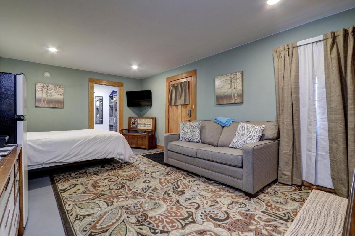 Abby's Master Suite - Housity