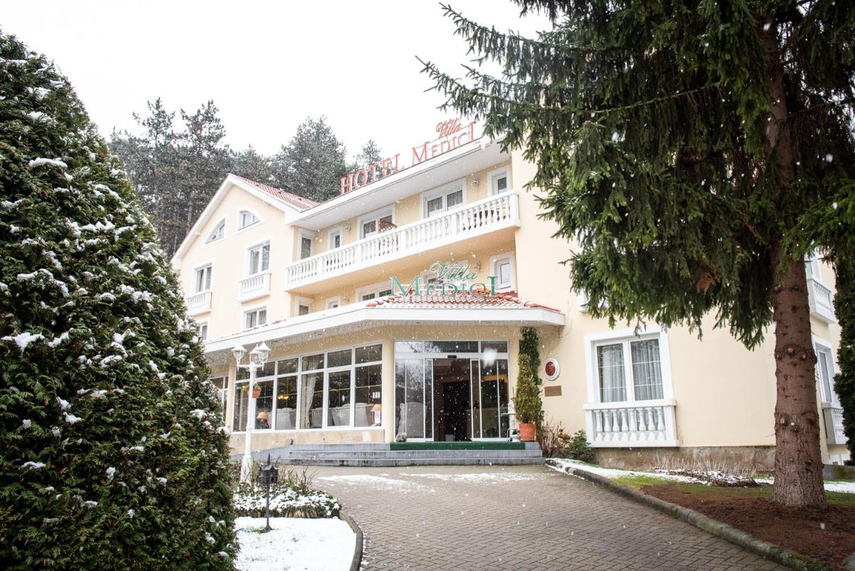 Villa Medici Hotel & Restaurant - Housity