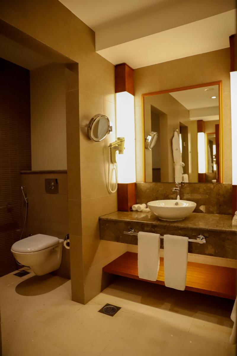 Crowne Plaza Sohar, an IHG Hotel - Housity