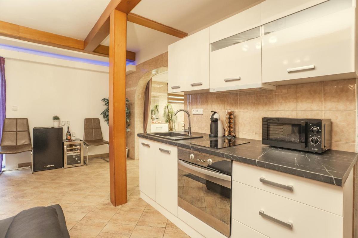 Wellness studio! Finnish sauna, Whirlpool, Gym & more! - Housity