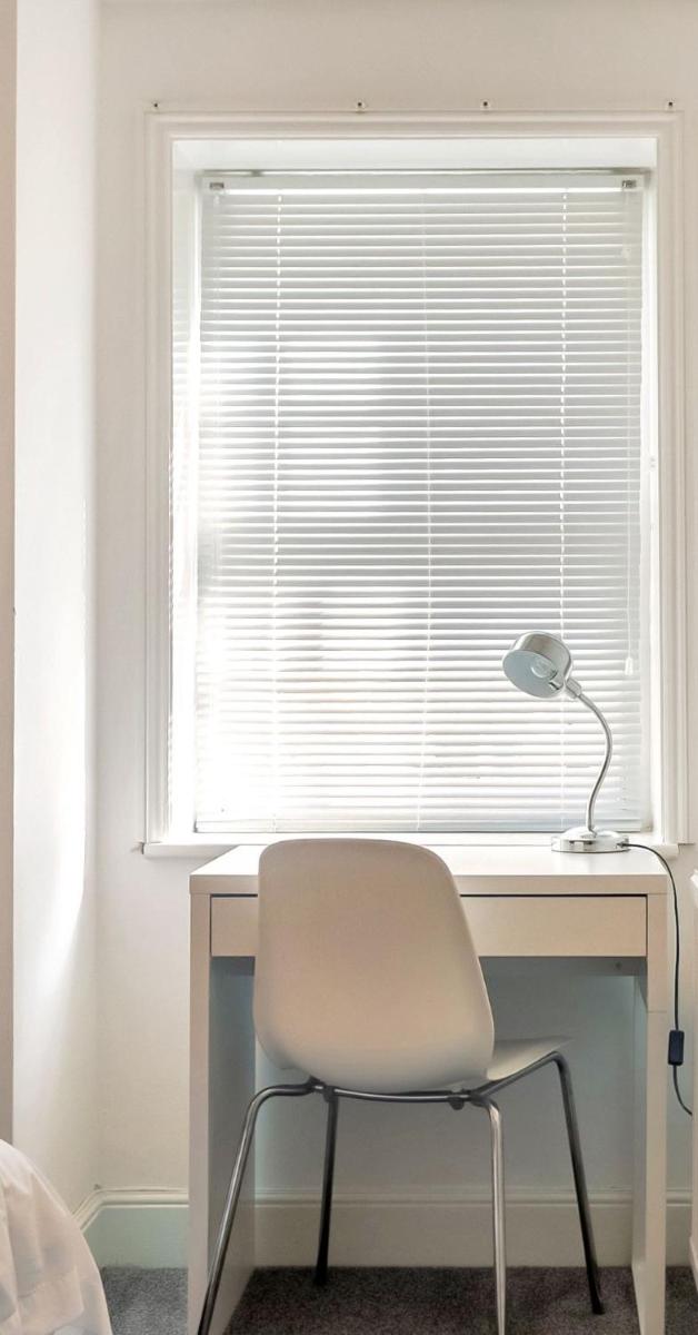 Self contained, Garden Flat, Montpellier Villas - Housity