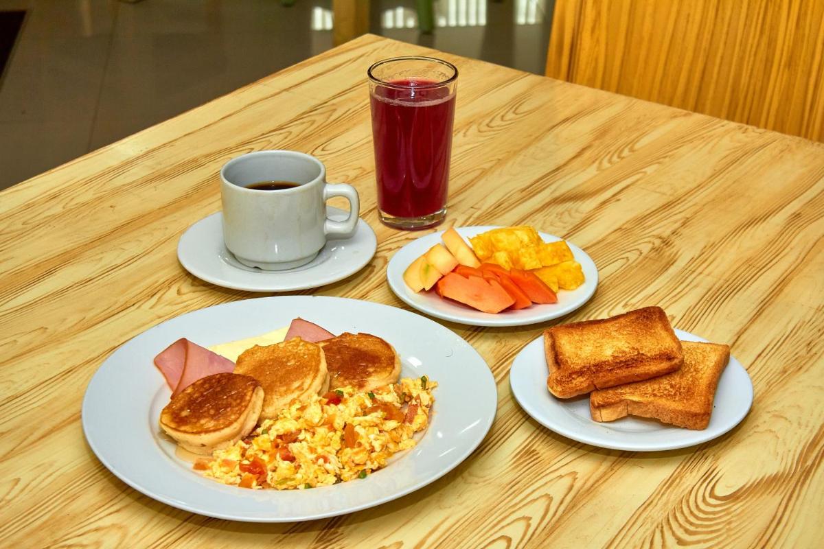 Hotel Torre del Prado - Housity