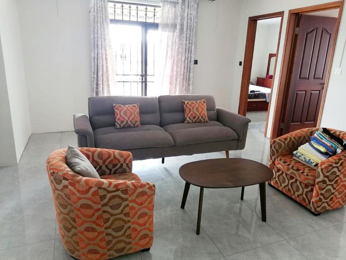 5 bedrooms house with enclosed garden and wifi at Plaine Magnien 5 km away from the beach - Housity