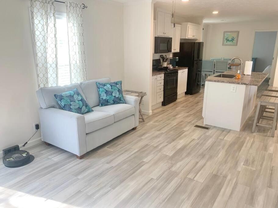 Private Beach Getaway - Housity