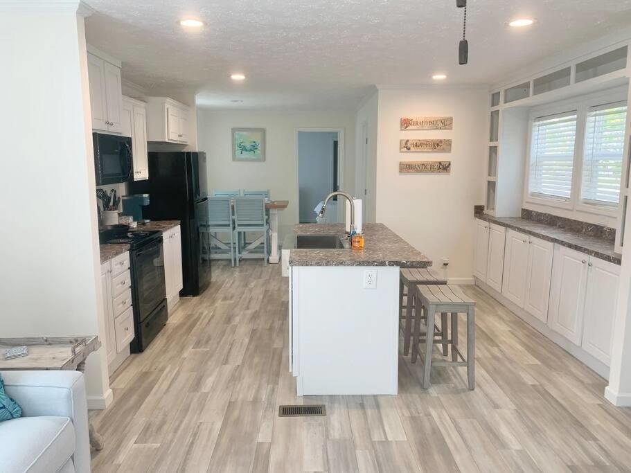 Private Beach Getaway - Housity