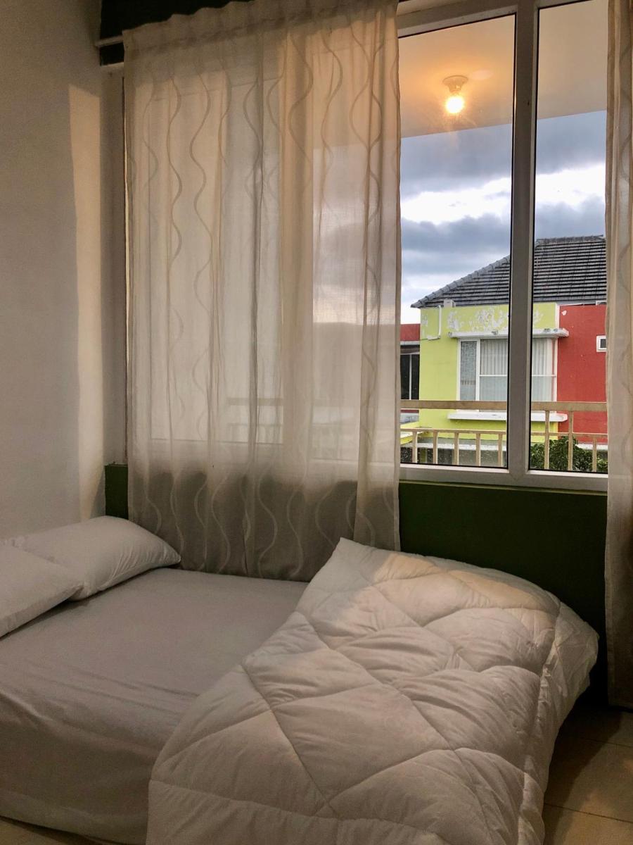 Suitetrails - Gerbera 4BR Villa Springhill Garden Malang
