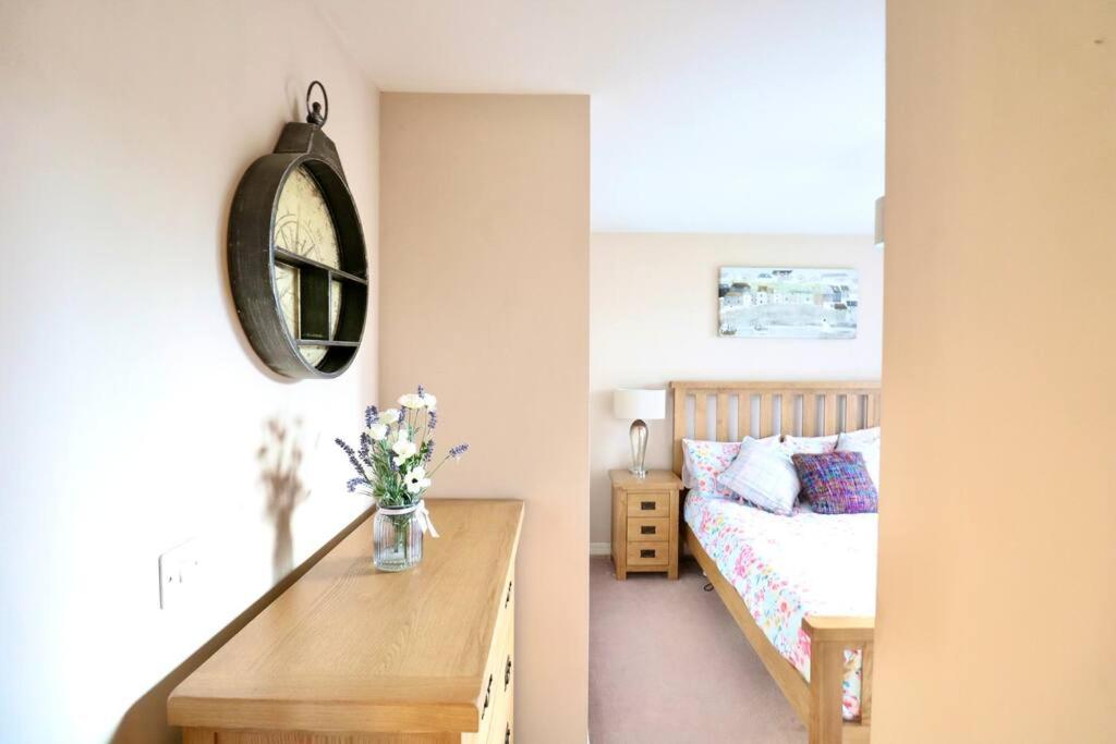 Two Bed Holiday Home in Glasgow - Housity