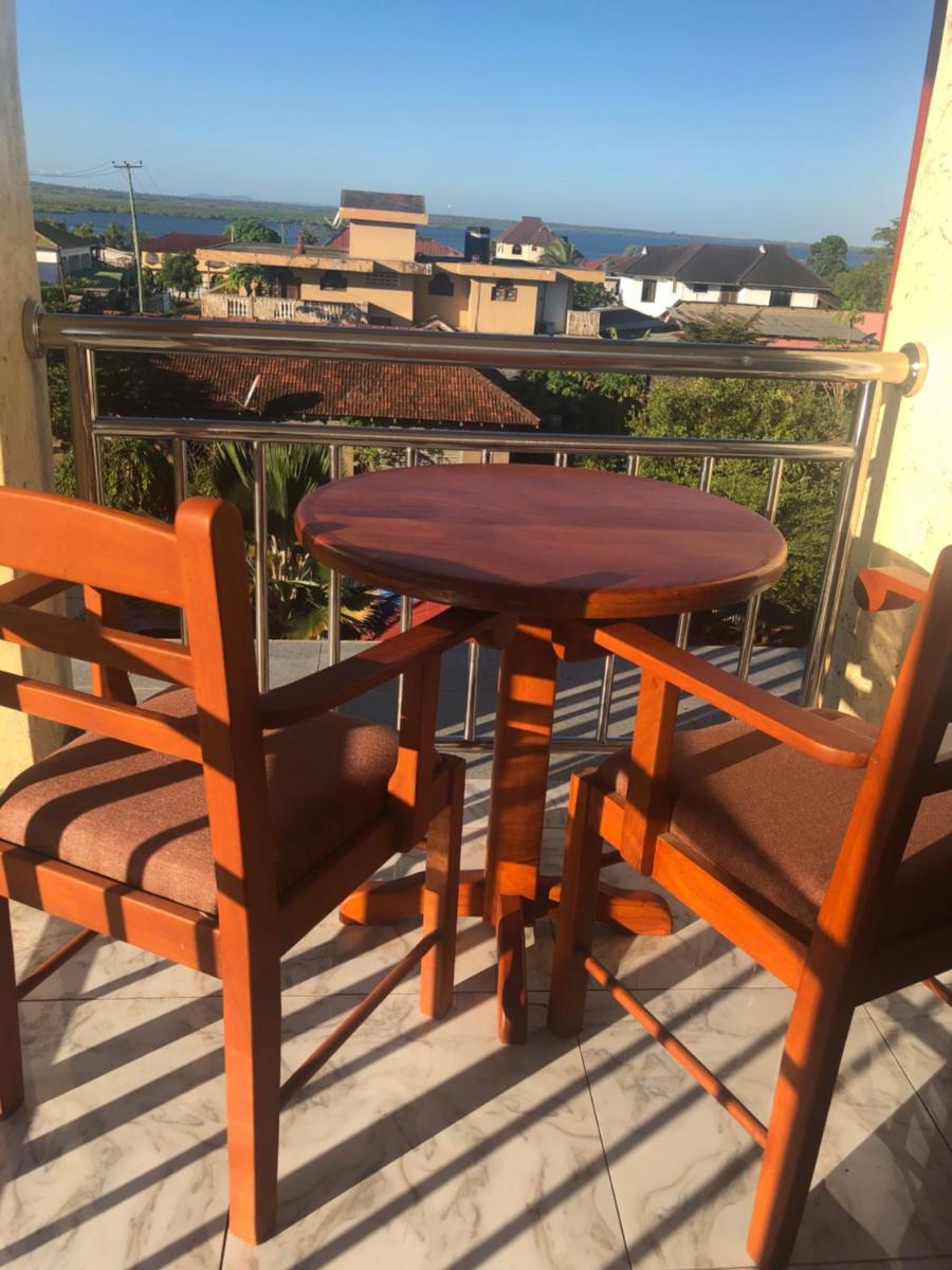 PHYLLEN HOTEL - Housity