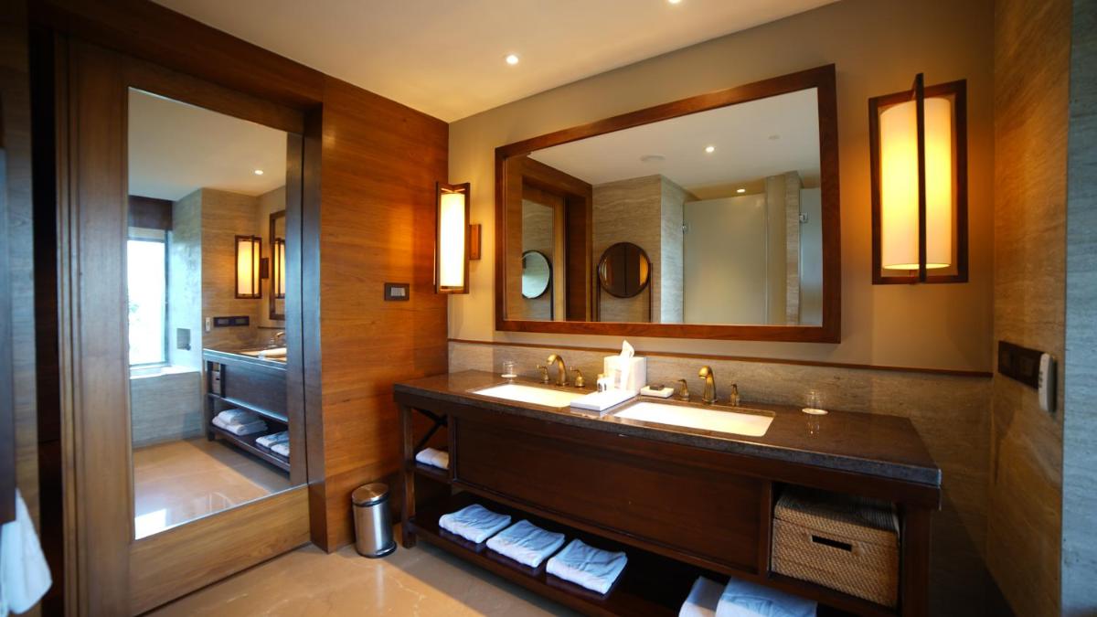 Taj Chia Kutir Resort & Spa Darjeeling - Housity