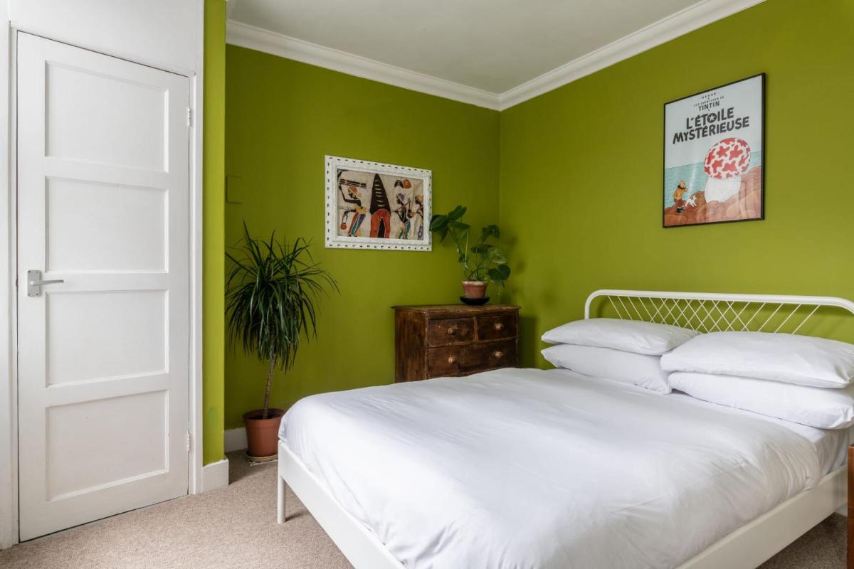GuestReady - Vibrant Garden flat in Kemptown Village - 100m to beach - Housity