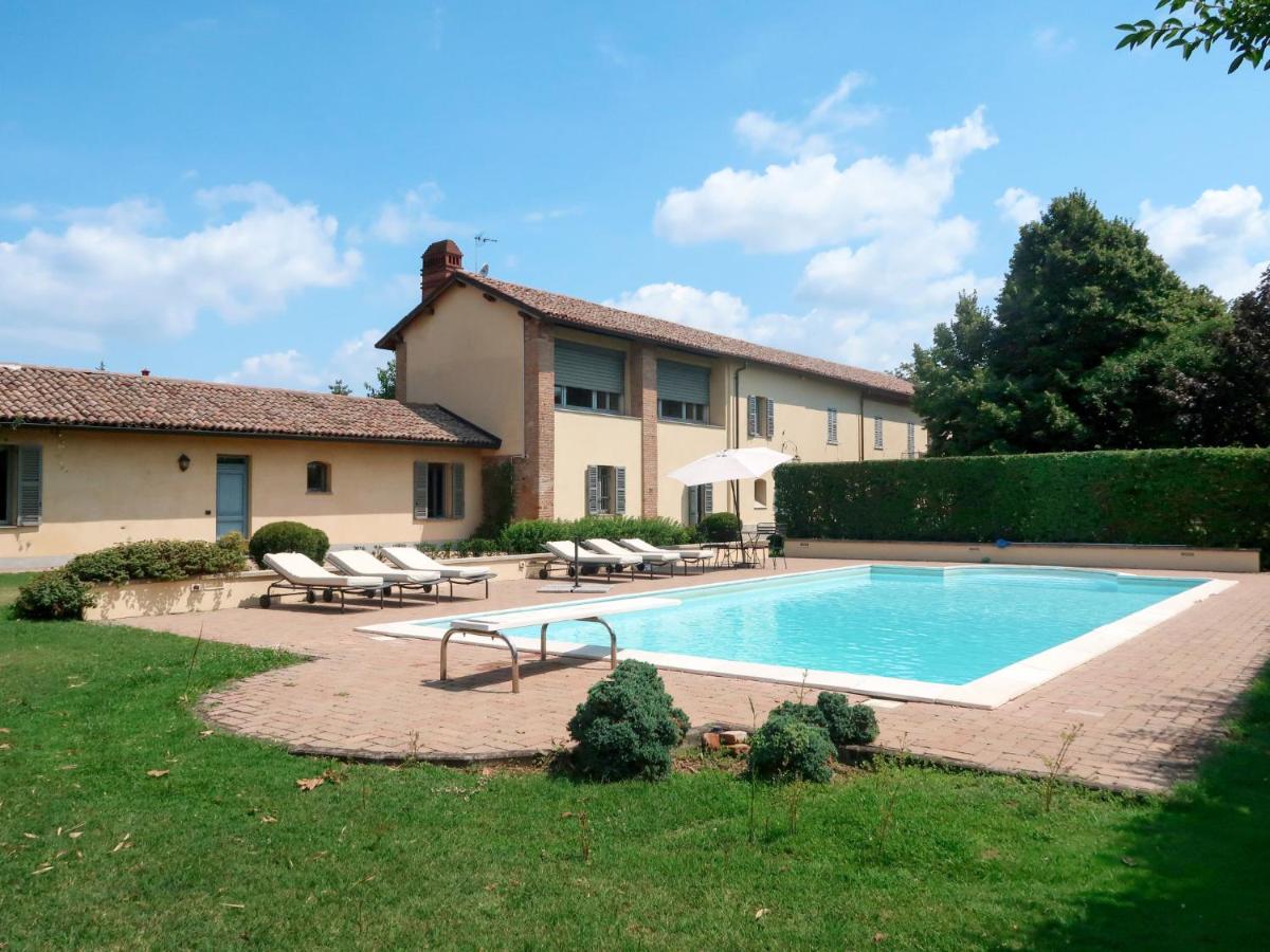 Holiday Home Marina - TNT100 by Interhome - Housity