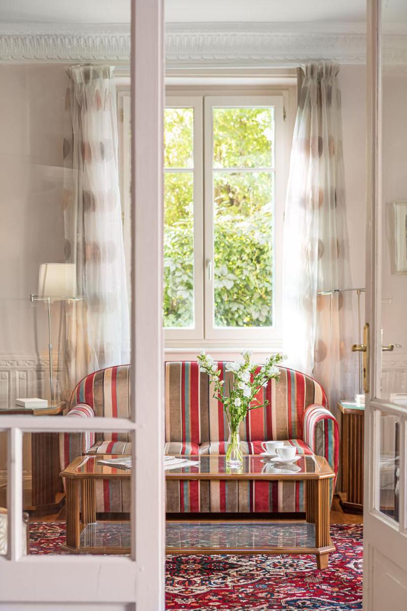 Coin salon dans l'établissement Hôtel Spa Thermalia