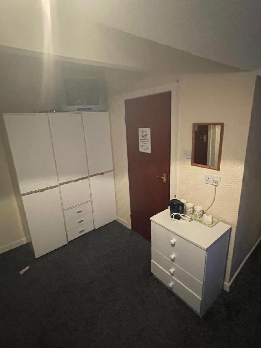 Highbury Hotel - Housity