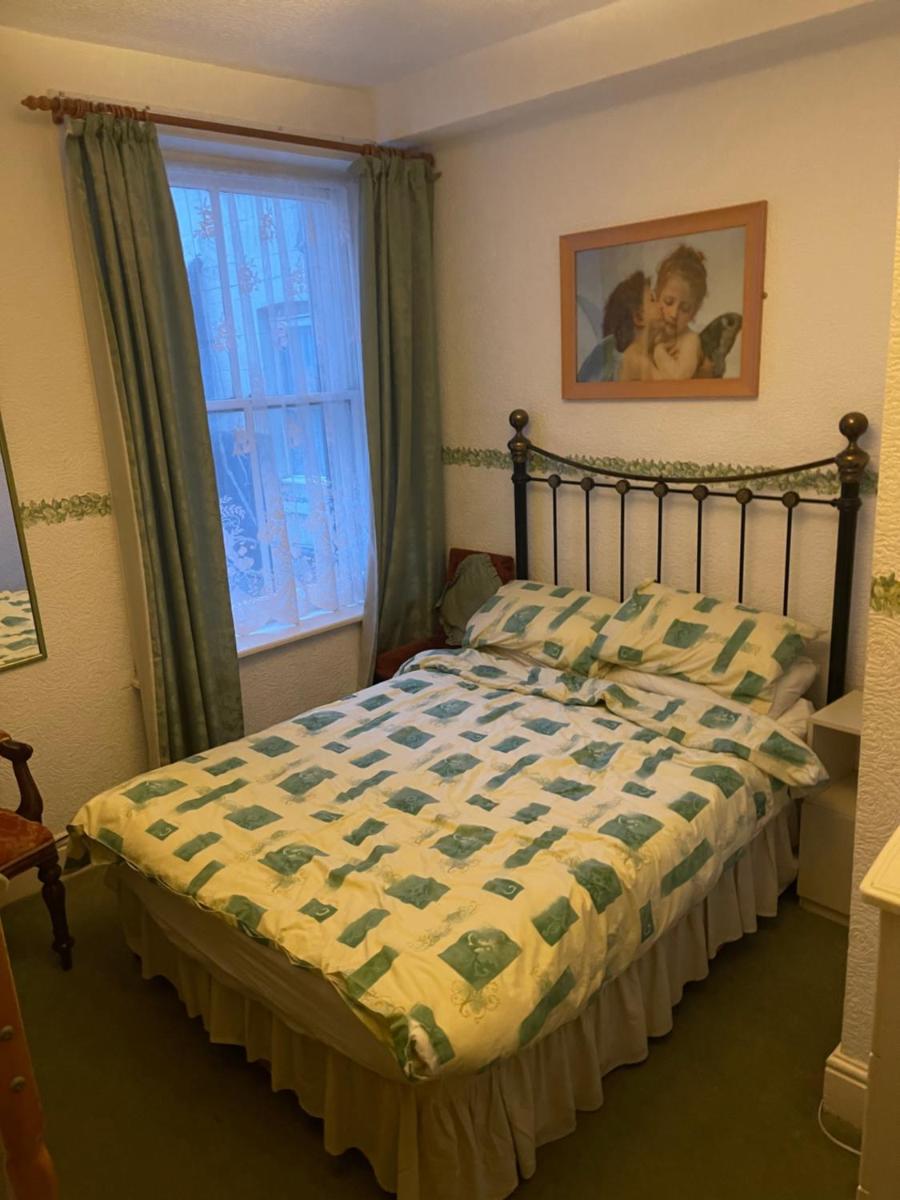 Highbury Hotel - Housity