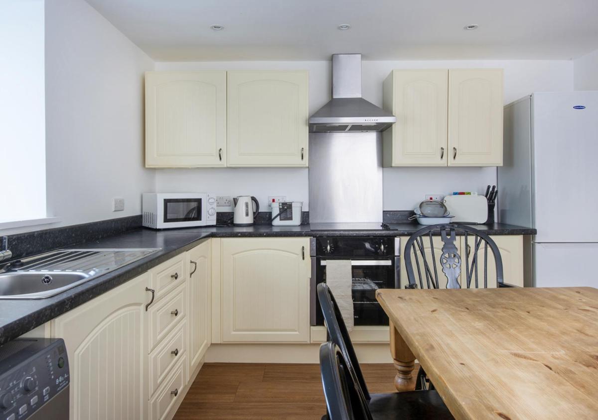 Fairy Glen - Housity
