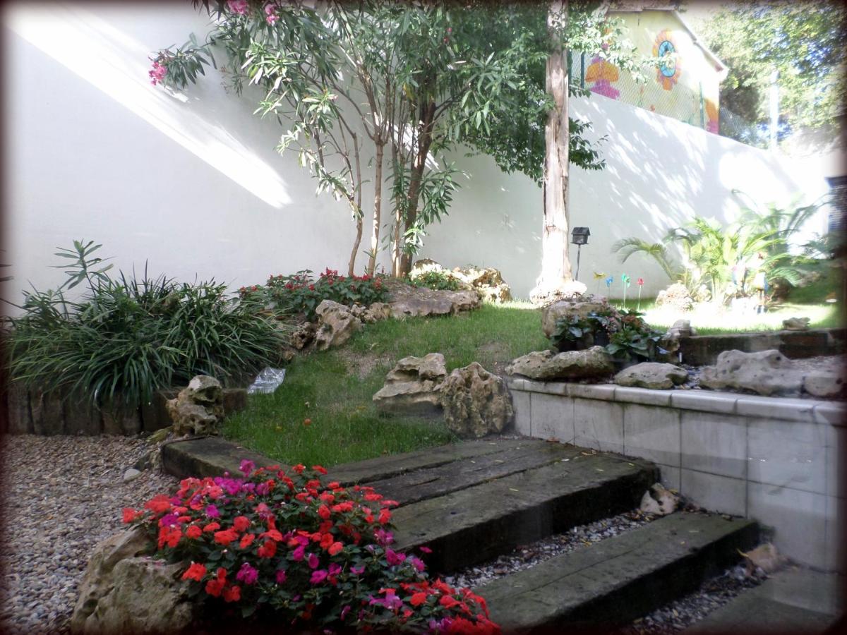 Jardín al aire libre en Hotel Blaucel