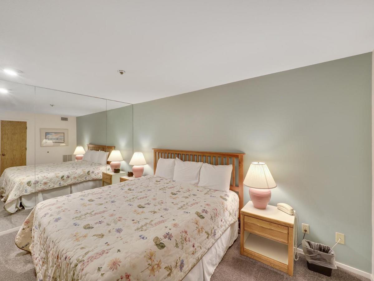 111 Edgewater Inn - Housity