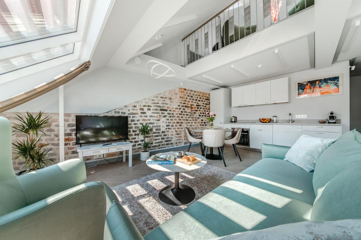 Suitetrails - #stayhere - Modern Luxury Apartments in the Heart of Old Town Vilnius